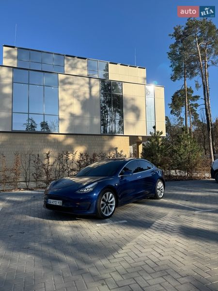 Седан Tesla Model 3 2019 в Буче