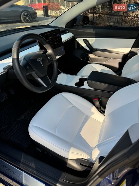 Седан Tesla Model 3 2019 в Буче