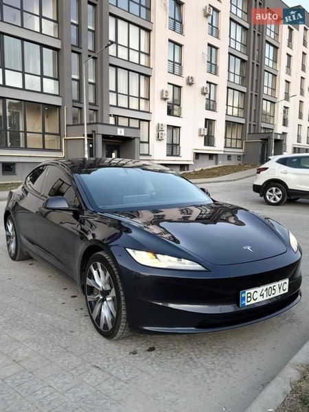 Седан Tesla Model 3 2025 в Ивано-Франково
