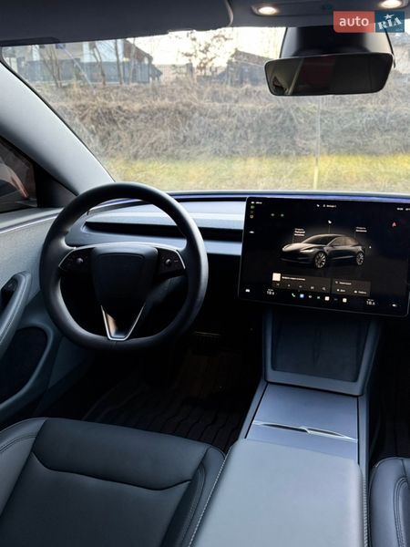 Седан Tesla Model 3 2025 в Ивано-Франково