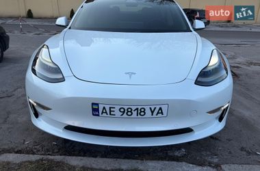 Седан Tesla Model 3 2022 в Днепре