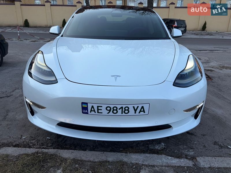 Седан Tesla Model 3 2022 в Днепре