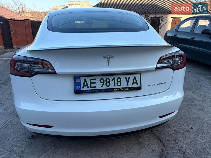 Седан Tesla Model 3 2022 в Днепре