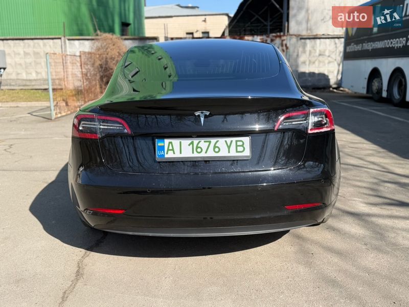 Седан Tesla Model 3 2020 в Києві