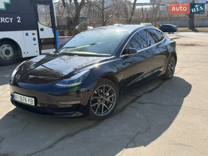 Седан Tesla Model 3 2020 в Києві