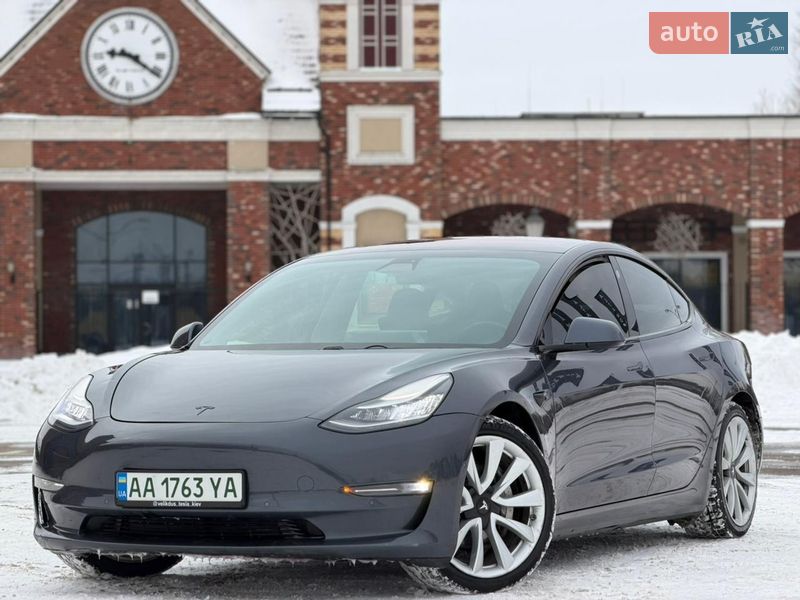 Седан Tesla Model 3 2018 в Киеве фото 3 Седан Tesla Model 3 2018 в Киеве