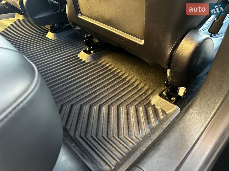 Седан Tesla Model 3 2019 в Львове