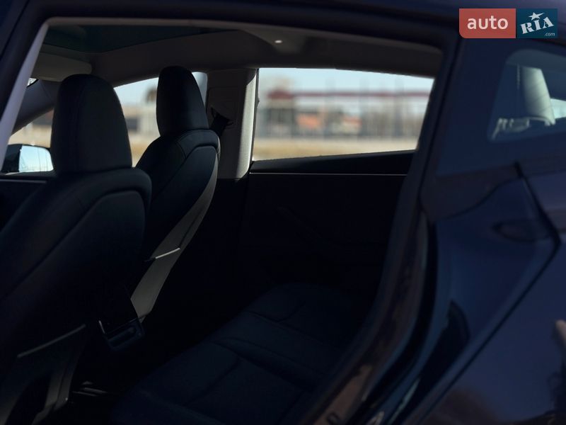 Седан Tesla Model 3 2025 в Львове фото 20 Седан Tesla Model 3 2025 в Львове