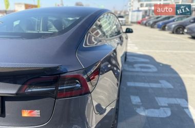 Седан Tesla Model 3 2023 в Львове