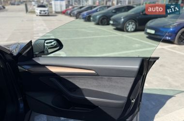 Седан Tesla Model 3 2023 в Львове