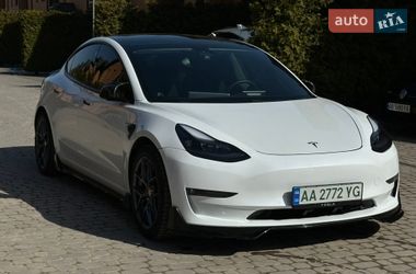 Седан Tesla Model 3 2021 в Вінниці