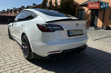 Седан Tesla Model 3 2021 в Виннице