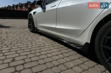 Седан Tesla Model 3 2021 в Виннице