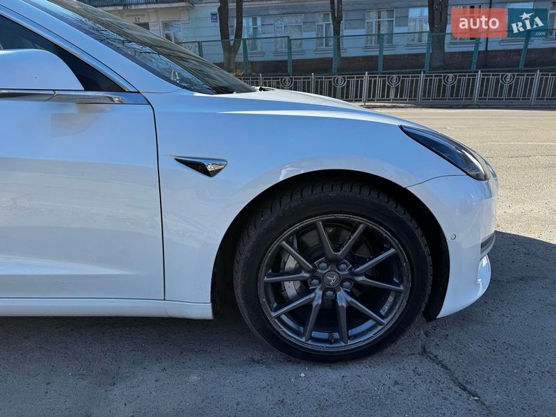 Седан Tesla Model 3 2020 в Киеве фото 5 Седан Tesla Model 3 2020 в Киеве