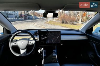 Седан Tesla Model 3 2020 в Киеве