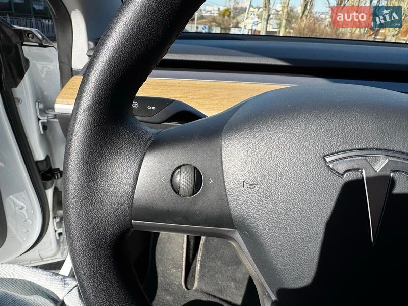 Седан Tesla Model 3 2020 в Киеве фото 20 Седан Tesla Model 3 2020 в Киеве