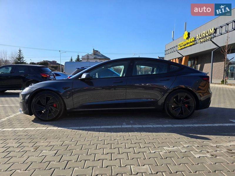 Седан Tesla Model 3 2024 в Киеве