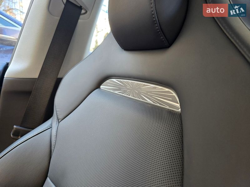 Седан Tesla Model 3 2024 в Киеве