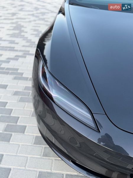 Седан Tesla Model 3 2024 в Львове
