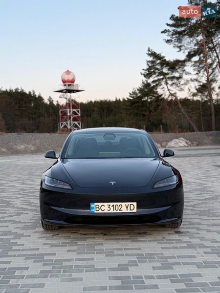 Седан Tesla Model 3 2024 в Львове