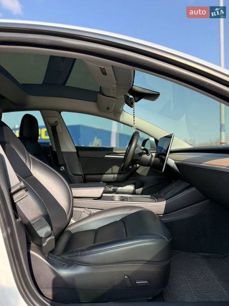 Седан Tesla Model 3 2021 в Запоріжжі