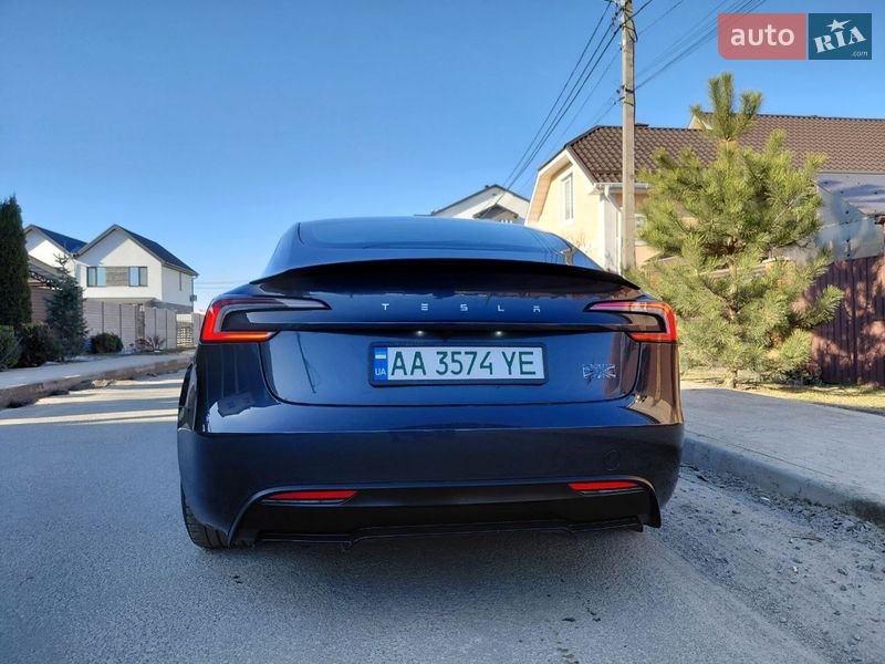Седан Tesla Model 3 2024 в Києві