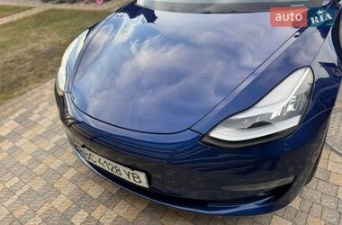Седан Tesla Model 3 2019 в Львове