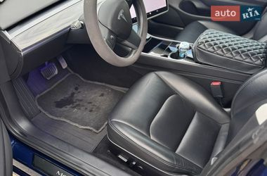Седан Tesla Model 3 2019 в Львове