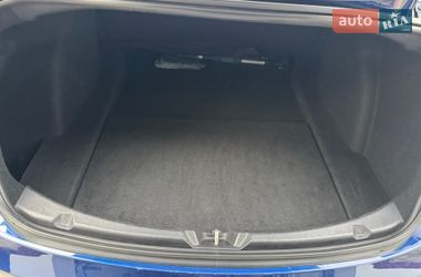 Седан Tesla Model 3 2019 в Львове
