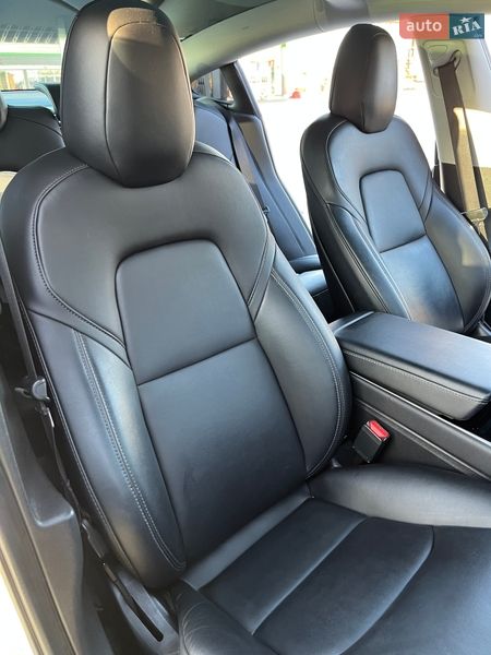 Седан Tesla Model 3 2019 в Житомире