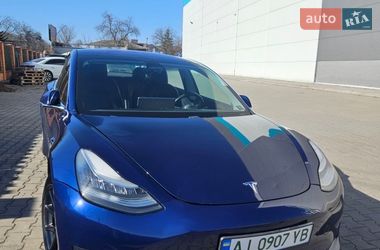 Седан Tesla Model 3 2018 в Киеве