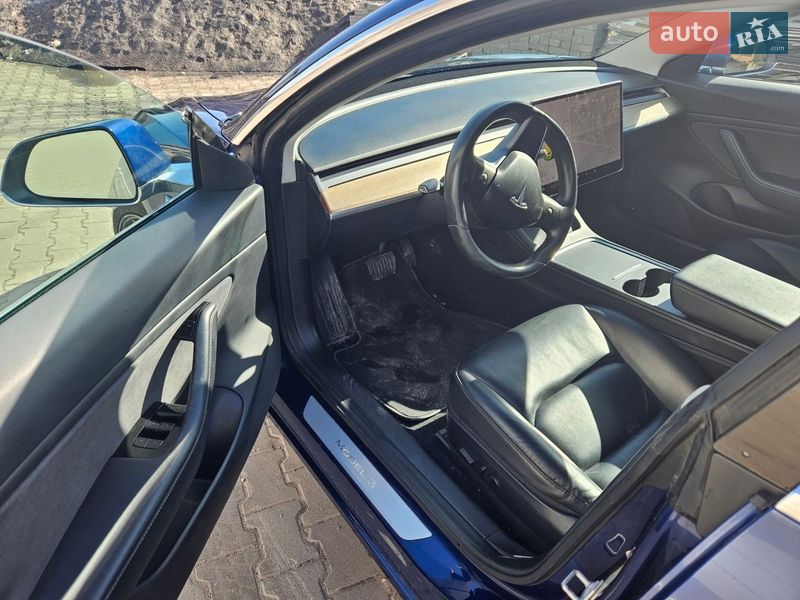 Седан Tesla Model 3 2018 в Киеве