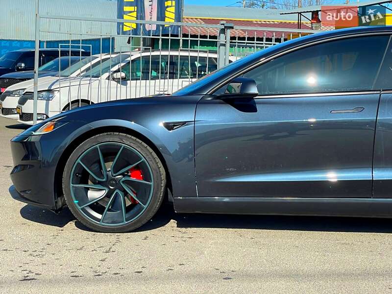Седан Tesla Model 3 2024 в Киеве фото 20 Седан Tesla Model 3 2024 в Киеве
