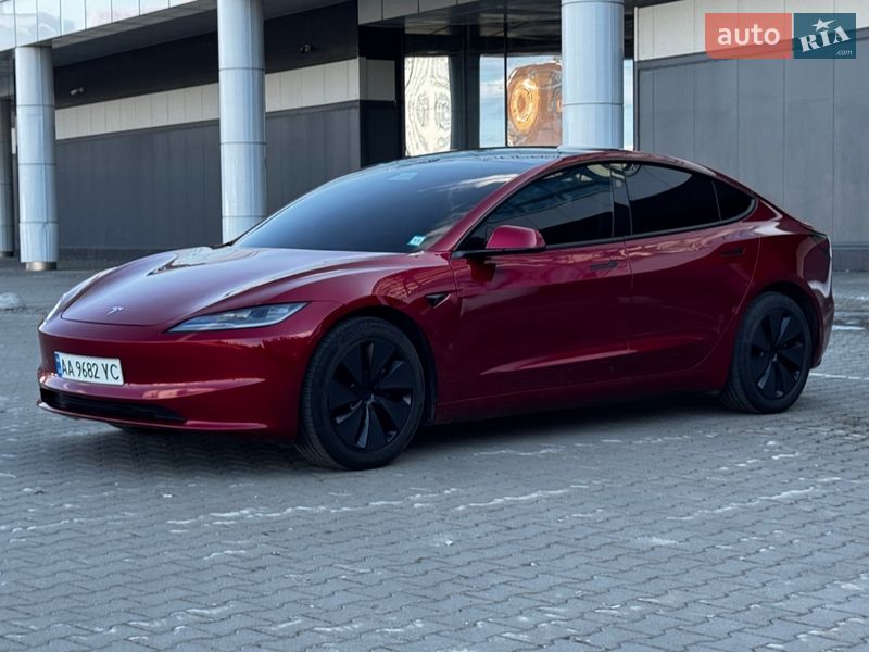 Седан Tesla Model 3 2024 в Києві
