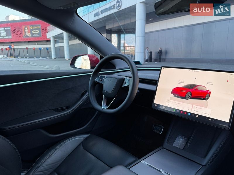 Седан Tesla Model 3 2024 в Києві