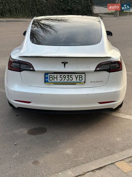 Седан Tesla Model 3 2019 в Одесі