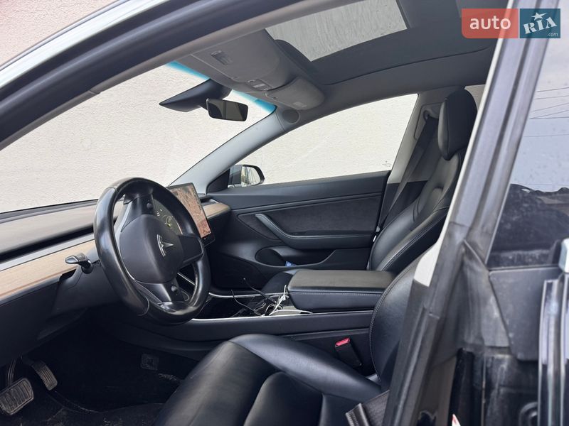 Седан Tesla Model 3 2018 в Харкові