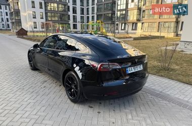 Седан Tesla Model 3 2023 в Киеве