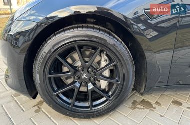 Седан Tesla Model 3 2023 в Киеве