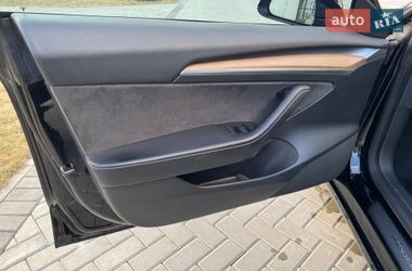 Седан Tesla Model 3 2023 в Киеве