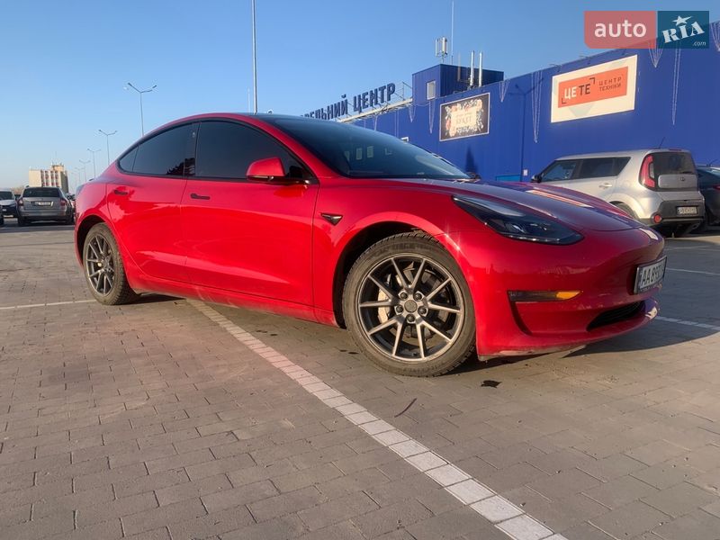 Седан Tesla Model 3 2022 в Виннице