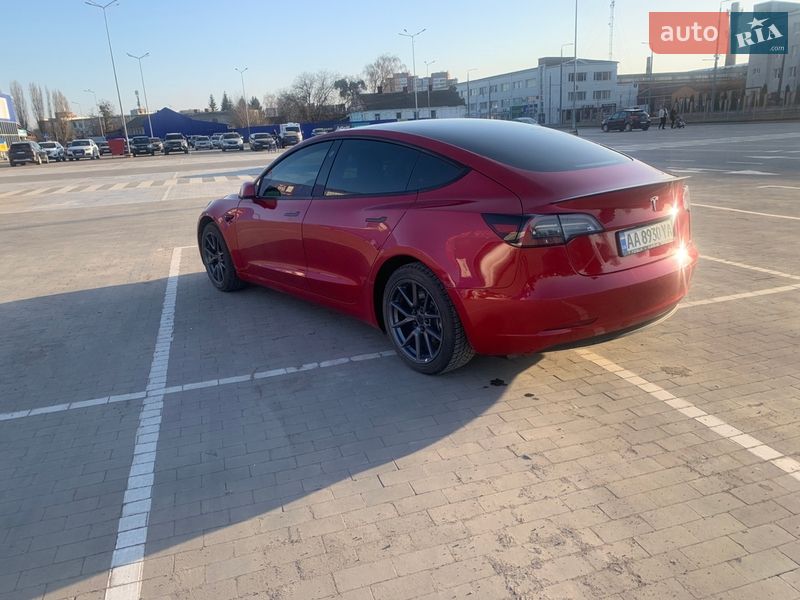 Седан Tesla Model 3 2022 в Виннице