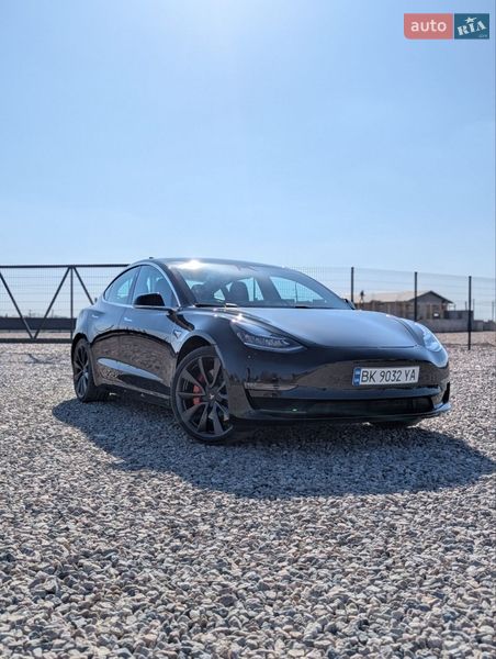 Седан Tesla Model 3 2020 в Рівному