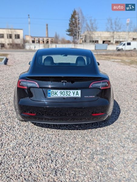 Седан Tesla Model 3 2020 в Рівному