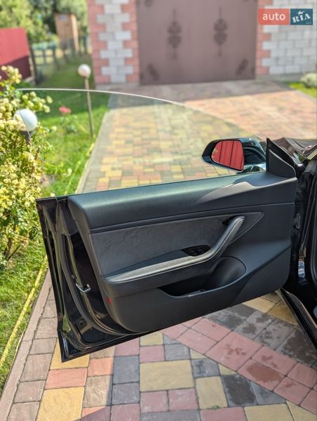 Седан Tesla Model 3 2020 в Рівному