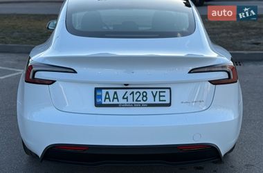 Седан Tesla Model 3 2024 в Киеве