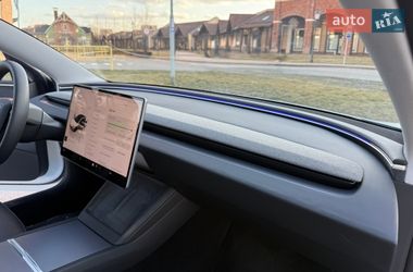 Седан Tesla Model 3 2024 в Киеве
