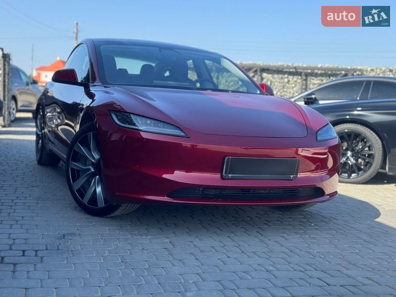 Седан Tesla Model 3 2024 в Ивано-Франковске