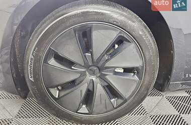 Седан Tesla Model 3 2025 в Львове