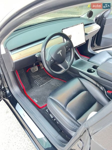 Седан Tesla Model 3 2019 в Дніпрі
